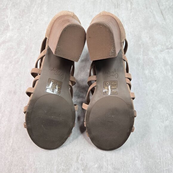 Crown Vintage Strappy Sandal 9.5 Tan Suede Stud Boho Gladiator Chunky Block Heel - Picture 7 of 11
